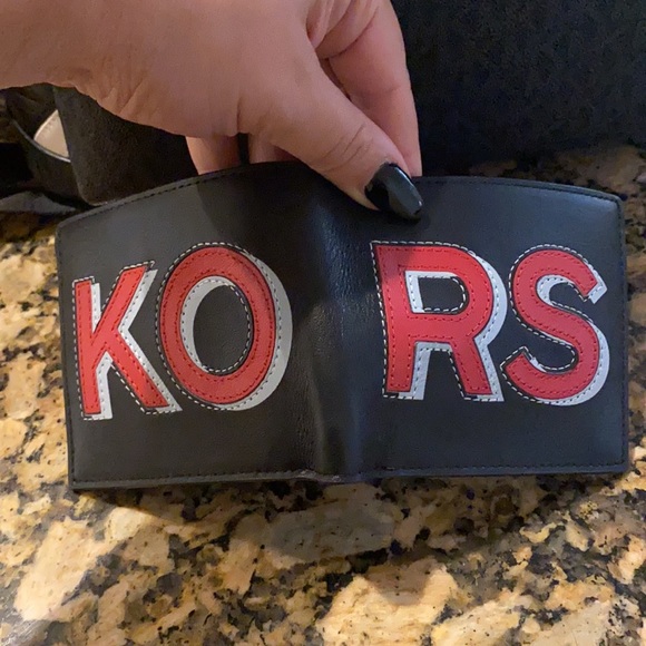 Micheal Kors backpack and wallet - Picture 3 of 7